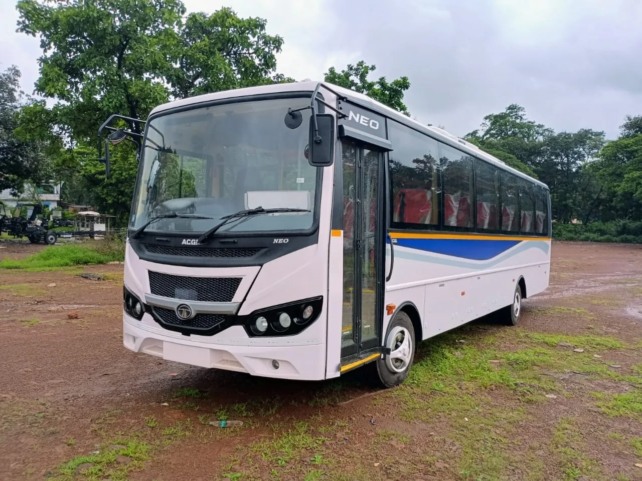 Rakesh Travels bus
